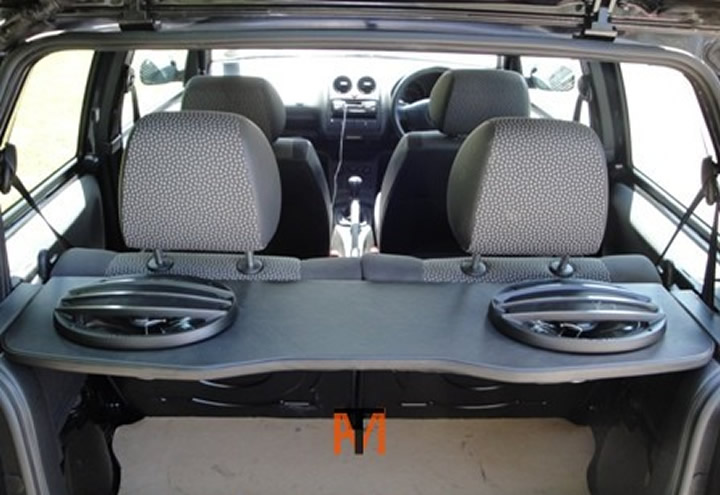 Fitting_Rear_Parcel_Shelf_Speakers