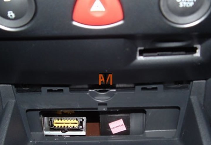 Renault_Megane_II_Diagnostic_Socket_Location