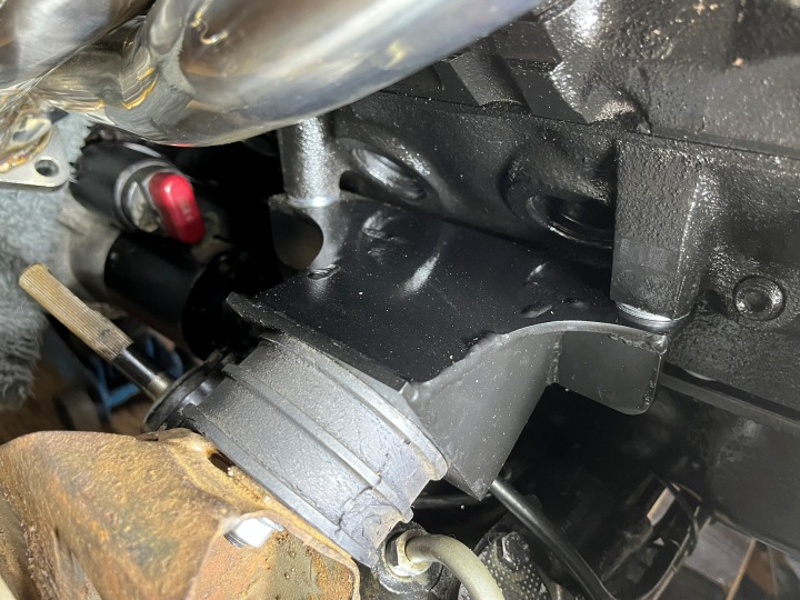 V8 Capri Mounts Welded