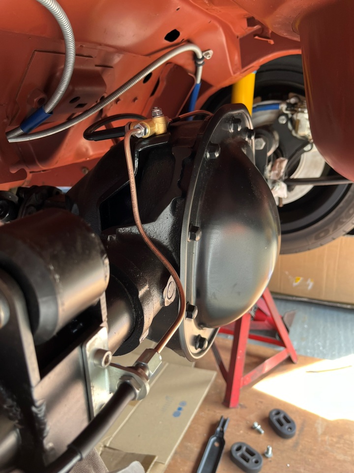 V8 Capri 8.8 Fitted
