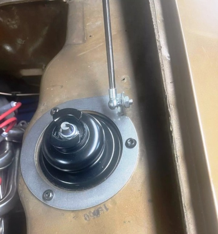 Capri Strut Mount