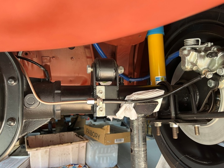 V8 Capri 8.8 Fitted