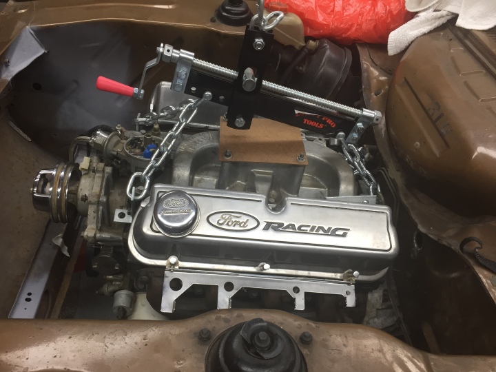 V8 Ford Capri